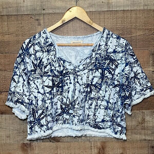 🌻Urban Outfitters White & Blue Tropical Crop Tee Terry Fringe size Small